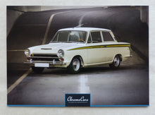 Lade das Bild in den Galerie-Viewer, Lotus 1966 Cortina MK1 - Chrome Cars Postkarte 2017
