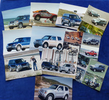 Lade das Bild in den Galerie-Viewer, Mitsubishi Pajero - Konvolut 11x Original Pressefotos press photos 03.2000
