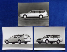 Lade das Bild in den Galerie-Viewer, Toyota Camry Combi V6 - 3x Original Pressefotos press photos 03.1992
