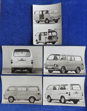 Lade das Bild in den Galerie-Viewer, Toyota Hiace Kleinbus H30 - 5x Original Pressefotos press photos 1980
