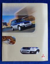 Lade das Bild in den Galerie-Viewer, Mitsubishi Pajero Pinin 5-Türer MJ 2001 - Pressemappe CD-Rom press-kit 10.2000
