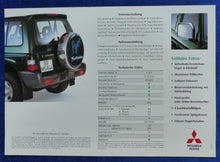 Lade das Bild in den Galerie-Viewer, Mitsubishi Pajero Solitaire Sondermodell MJ 1996 - Prospekt Brochure 03.1996
