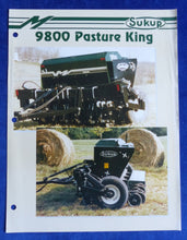 Lade das Bild in den Galerie-Viewer, Sukup Marliss 9800 Pasture King - US-Prospekt Brochure 1998 USA englisch
