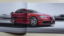 Lade das Bild in den Galerie-Viewer, Alfa Romeo Giulia Quadrifoglio - Preisliste MJ 2018 - Prospekt Brochure 09.2017
