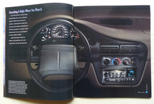 Lade das Bild in den Galerie-Viewer, Chevrolet 1996 Cavalier - US-Prospekt Brochure 07.1995 USA
