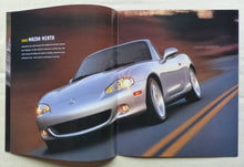 Lade das Bild in den Galerie-Viewer, 2002 Mazda Miata MX-5 Roadster - US-Prospekt Brochure 2001 USA
