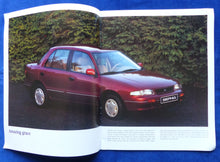 Lade das Bild in den Galerie-Viewer, Kia 1994 Sephia - Prospekt Brochure 12.1993 Korea englisch

