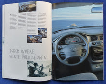 Lade das Bild in den Galerie-Viewer, Hyundai Trajet MJ 2001 - Prospekt Brochure 04.2000
