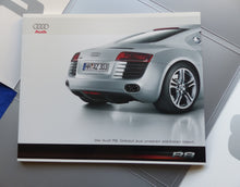 Lade das Bild in den Galerie-Viewer, Audi R8 Coupe V8 quattro MJ 2007 - Prospekt Brochure 03.2007
