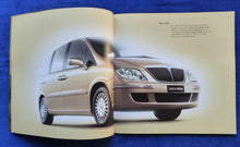 Lade das Bild in den Galerie-Viewer, Lancia Phedra MJ 2003 - Prospekt Brochure 10.2002

