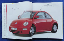 Lade das Bild in den Galerie-Viewer, VW New Beetle MJ 2000 - Buch Hardcover Prospekt Brochure 10.1999
