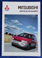 Lade das Bild in den Galerie-Viewer, Mitsubishi Space Runner MJ 1993 - Prospekt Brochure 04.1992
