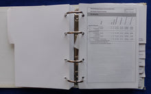 Lade das Bild in den Galerie-Viewer, VW Verkaufsprogramm intern PKW 2 MJ 2012 - Hardcover Prospekt Brochure 10.2011
