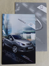 Lade das Bild in den Galerie-Viewer, Mazda 2 90th Anniversary MJ 2011 - Prospekt Brochure + Preisliste 08.2010
