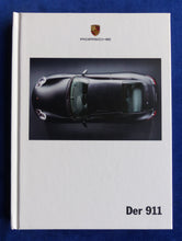 Lade das Bild in den Galerie-Viewer, Porsche 911 Carrera 4 Cabrio 996 MJ 2001 - Hardcover Prospekt Brochure 08.2000
