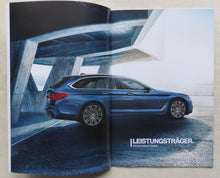 Lade das Bild in den Galerie-Viewer, BMW 5er Touring M 550d MJ 2018 - Prospekt Brochure + Preisliste 03.2018
