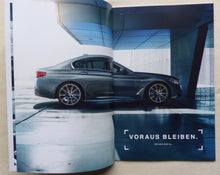 Lade das Bild in den Galerie-Viewer, BMW 5er Limousine M 550d MJ 2018 - Prospekt Brochure + Preisliste 03.2018
