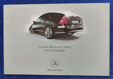 Lade das Bild in den Galerie-Viewer, Mercedes-Benz C-Klasse mit Sportpaket AMG MJ 2003 - Prospekt Brochure 10.2002
