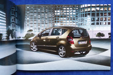 Lade das Bild in den Galerie-Viewer, Mercedes-Benz A-Klasse A 200 MJ 2011 - Prospekt Brochure 12.2010
