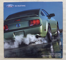 Lade das Bild in den Galerie-Viewer, Ford 2006 Mustang GT Convertible - US-Prospekt Brochure 2005 USA
