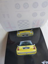 Lade das Bild in den Galerie-Viewer, Mini 3-Türer R50 Zubehör MJ 2004 Aufkleber-Set - Prospekt Brochure 06.2003

