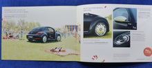 Lade das Bild in den Galerie-Viewer, VW Beetle Fender Edition Sondermodell MJ 2013 - Prospekt Brochure 11.2012
