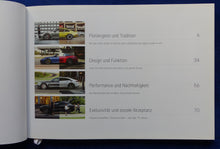 Lade das Bild in den Galerie-Viewer, Porsche Tradition Design Modelle 911 Taycan MJ 2021 - Prospekt Brochure 11.2020

