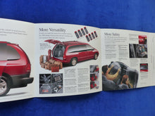 Lade das Bild in den Galerie-Viewer, Dodge 1996 Caravan - US-Prospekt Brochure 1995 USA
