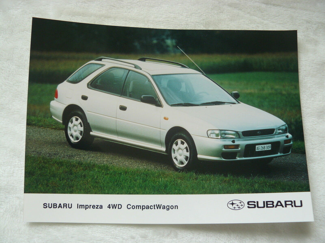 Subaru Impreza 4WD CompactWagon - Original Pressefoto press photo
