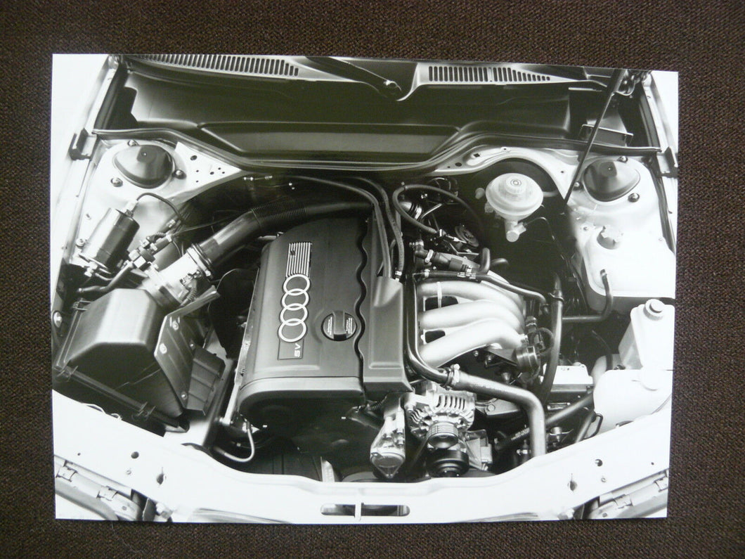 Audi 5V-Motor im Audi A6 1.8 MJ 1996 - Pressefoto press photo 09.1995