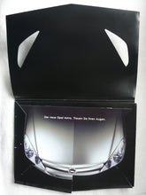 Lade das Bild in den Galerie-Viewer, Opel Astra MJ 2004 - Preview Prospekt Brochure 08.2003
