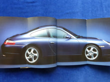 Lade das Bild in den Galerie-Viewer, Porsche 911 Carrera Cabrio Typ 996 MJ 1999 - Hardcover Prospekt Brochure 09.1998
