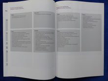 Lade das Bild in den Galerie-Viewer, VW Golf - Technische Daten &amp; Ausstattungen MJ 2004 - Prospekt Brochure 09.2003
