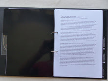 Lade das Bild in den Galerie-Viewer, Audi TechDay Antriebe quattro - Hardcover Pressemappe + CD-Rom Press-Kit 05.2010
