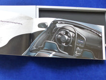 Lade das Bild in den Galerie-Viewer, Audi R8 GT Spyder - Limited 1 of 333 - Hardcover Prospekt Brochure 07.2011
