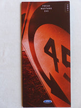 Lade das Bild in den Galerie-Viewer, Ford 2001 Focus Mustang ZX2 - US-Prospekt Brochure 2000 USA
