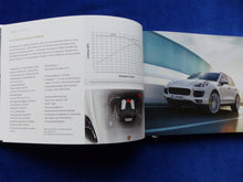 Lade das Bild in den Galerie-Viewer, Porsche Cayenne S GTS Turbo MJ 2018 - Hardcover Prospekt + Preisliste 03.2017
