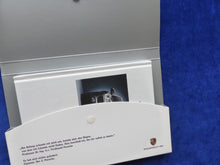 Lade das Bild in den Galerie-Viewer, Porsche Cayenne S Turbo MJ 2003 - Hardcover Prospekt Brochure 06.2002 im Schuber
