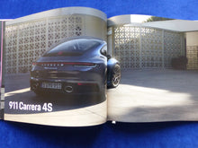 Lade das Bild in den Galerie-Viewer, Porsche 911 Carrera S Typ 992 MJ 2019 - Hardcover Prospekt Brochure 11.2018
