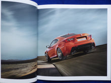 Lade das Bild in den Galerie-Viewer, Lexus RC F Advantage Carbon MJ 2016 - Prospekt Brochure 09.2015
