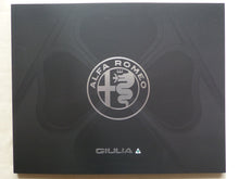 Lade das Bild in den Galerie-Viewer, Alfa Romeo Giulia Quadrifoglio V6 Turbo MJ 2017 - Prospekt Brochure 07.2016
