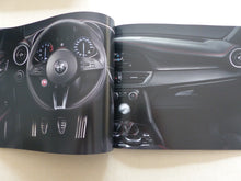 Lade das Bild in den Galerie-Viewer, Alfa Romeo Giulia Quadrifoglio V6 Turbo MJ 2017 - Prospekt Brochure 07.2016

