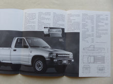 Lade das Bild in den Galerie-Viewer, Toyota Hilux - Technische Daten MJ 1991 - Prospekt Brochure 02.1991
