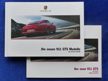 Lade das Bild in den Galerie-Viewer, Porsche 911 GTS Typ 991 - Hardcover Prospekt Brochure + Preisliste 01.2017
