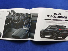 Lade das Bild in den Galerie-Viewer, Toyota RAV4 Black Edition MJ 2021 - Prospekt Brochure + Preisliste 01.2021
