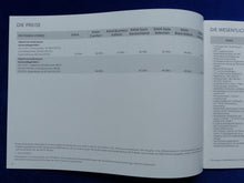 Lade das Bild in den Galerie-Viewer, Toyota RAV4 Black Edition MJ 2021 - Prospekt Brochure + Preisliste 01.2021
