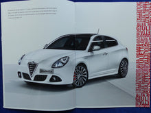 Lade das Bild in den Galerie-Viewer, Alfa Romeo Giulietta - Prospekt Brochure 02.2010 Großformat
