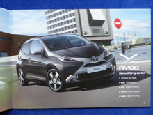 Lade das Bild in den Galerie-Viewer, Toyota Aygo MJ 2017 - Prospekt Brochure 05.2016

