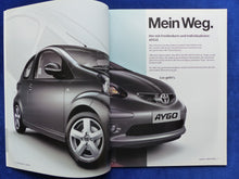 Lade das Bild in den Galerie-Viewer, Toyota AYGO Magazin Frühjahr 2005 - Aygo Accessoires Reisen Sportswear Fanta 4 - car-brochure
