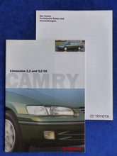 Lade das Bild in den Galerie-Viewer, Toyota Camry S Limousine MJ 1998 - Prospekt Brochure + Daten 11.1997
